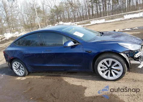 2022 Tesla Model 3 Long Range Dual Motor All-Wheel Drive z USA, uszkodzony, nr VIN 5YJ3E1EB0NF325402